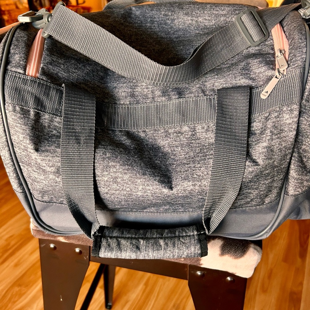 ADIDAS DUFFLE BAG - Picture 4 of 4
